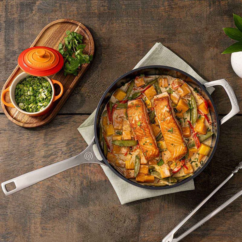 Le Creuset Non-Stick Ceramic Deep Frying Pan 28cm image number 1
